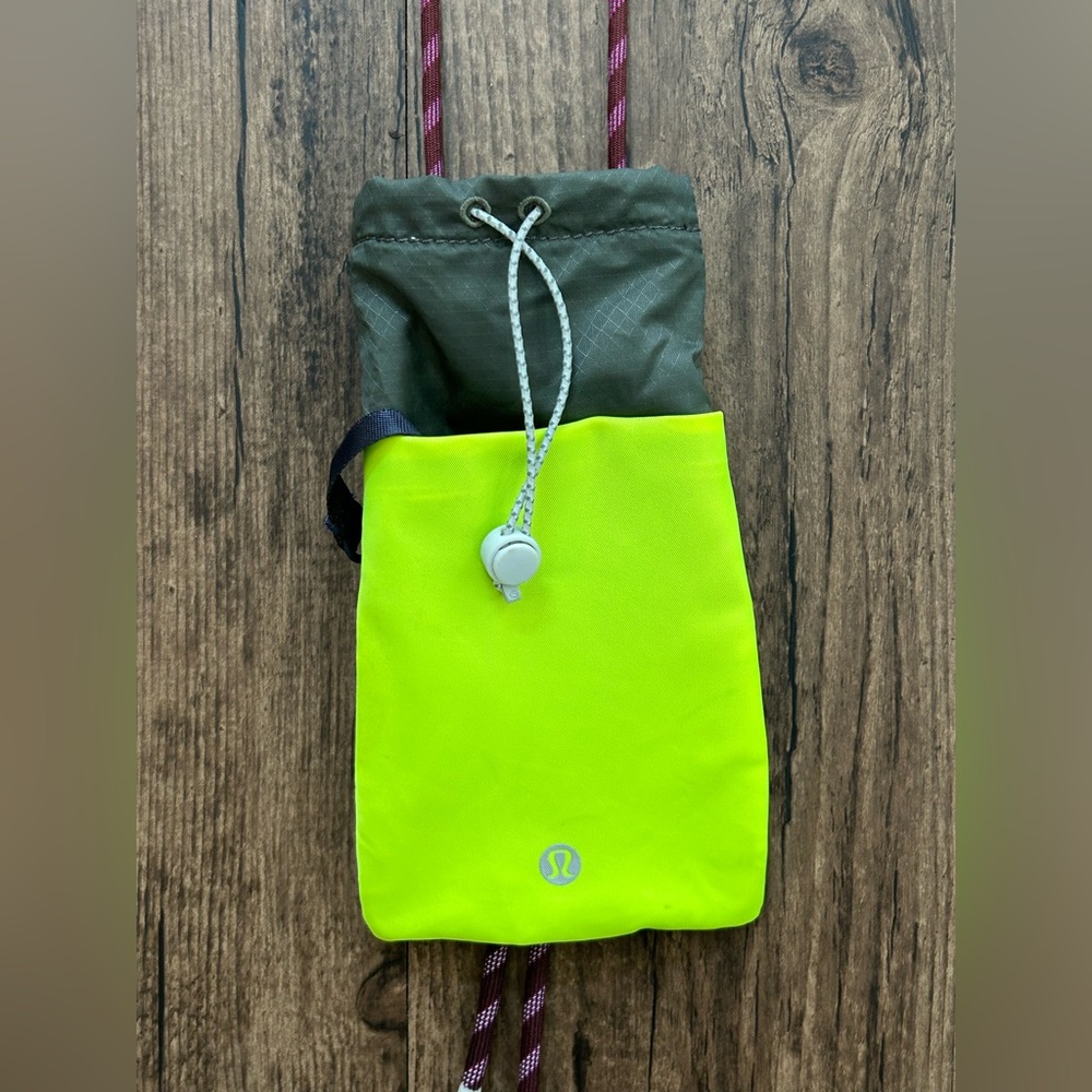 Lululemon Play Forward Crossbody Pouch